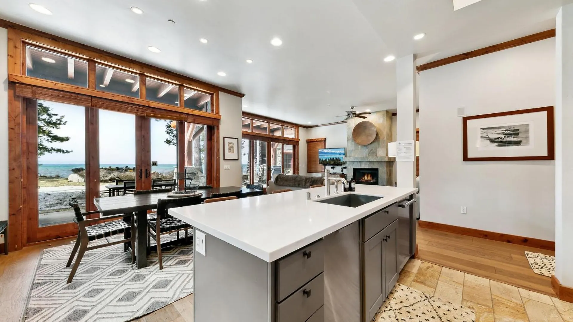 The Peak Denali 13 - The Ultimate In Lakefront Luxury 南太浩湖