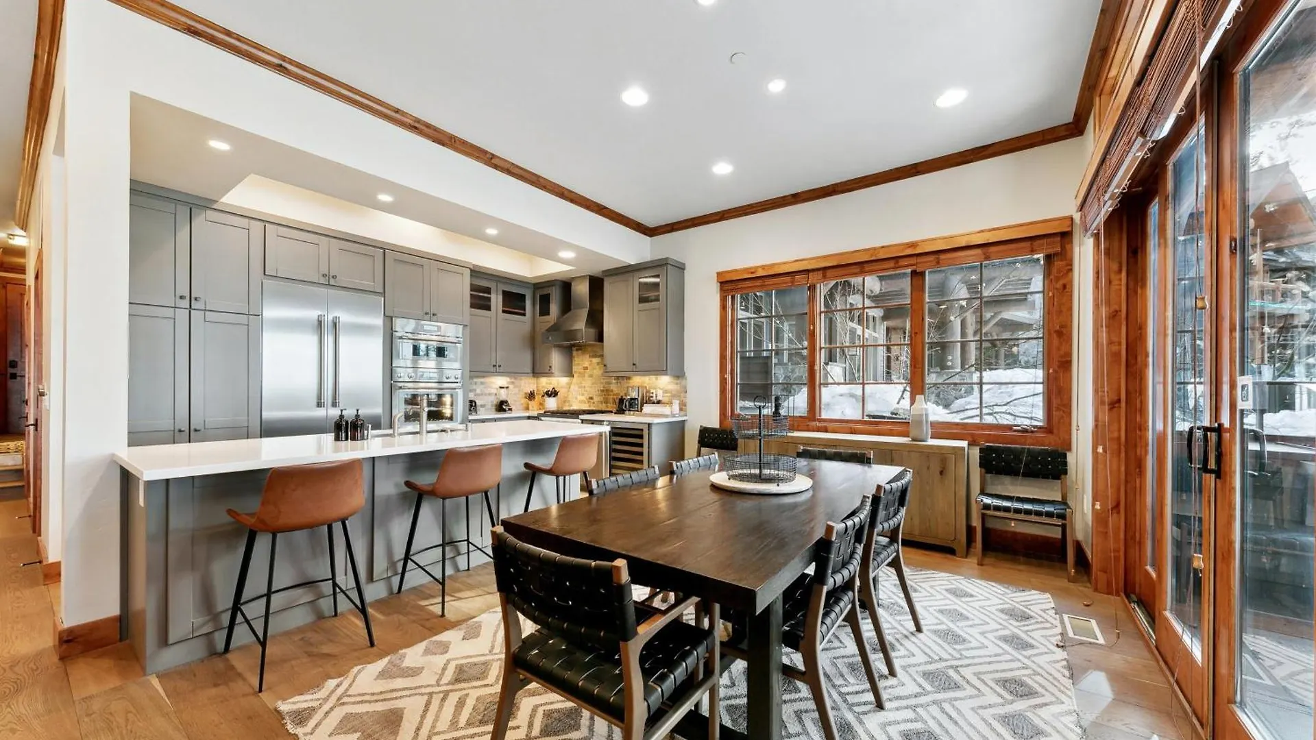 The Peak Denali 13 - The Ultimate In Lakefront Luxury 南太浩湖 公寓