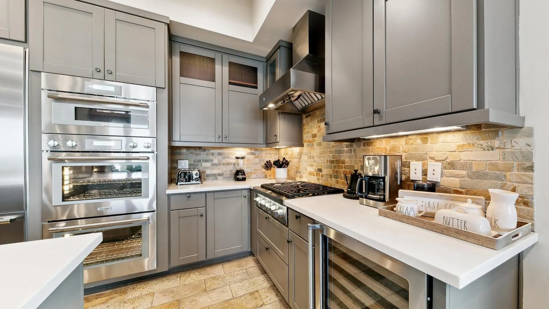 The Peak Denali 13 - The Ultimate In Lakefront Luxury South Lake Tahoe Apartment
